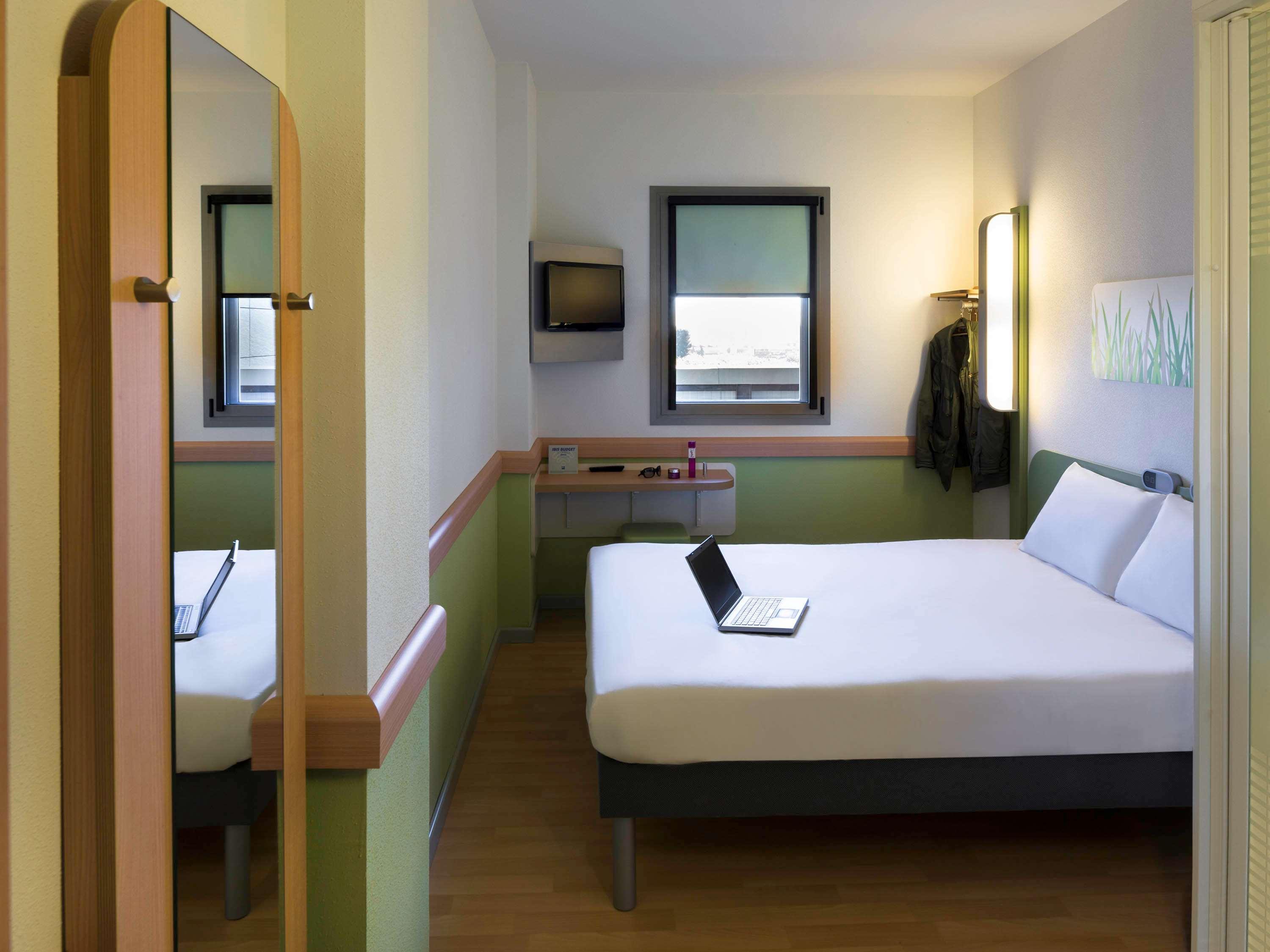 Ibis Budget Sevilla Aeropuerto Zewnętrze zdjęcie
