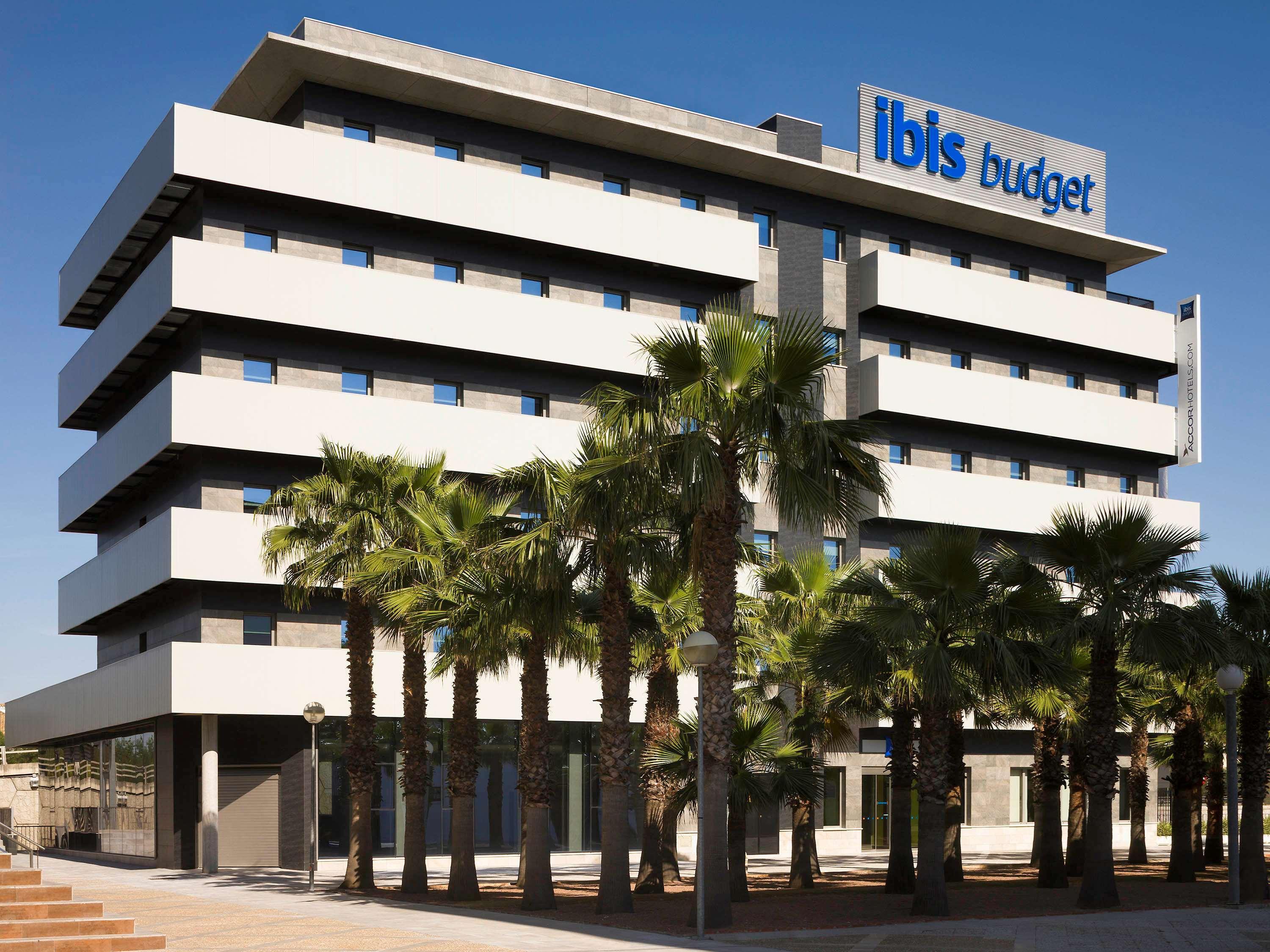 Ibis Budget Sevilla Aeropuerto Zewnętrze zdjęcie
