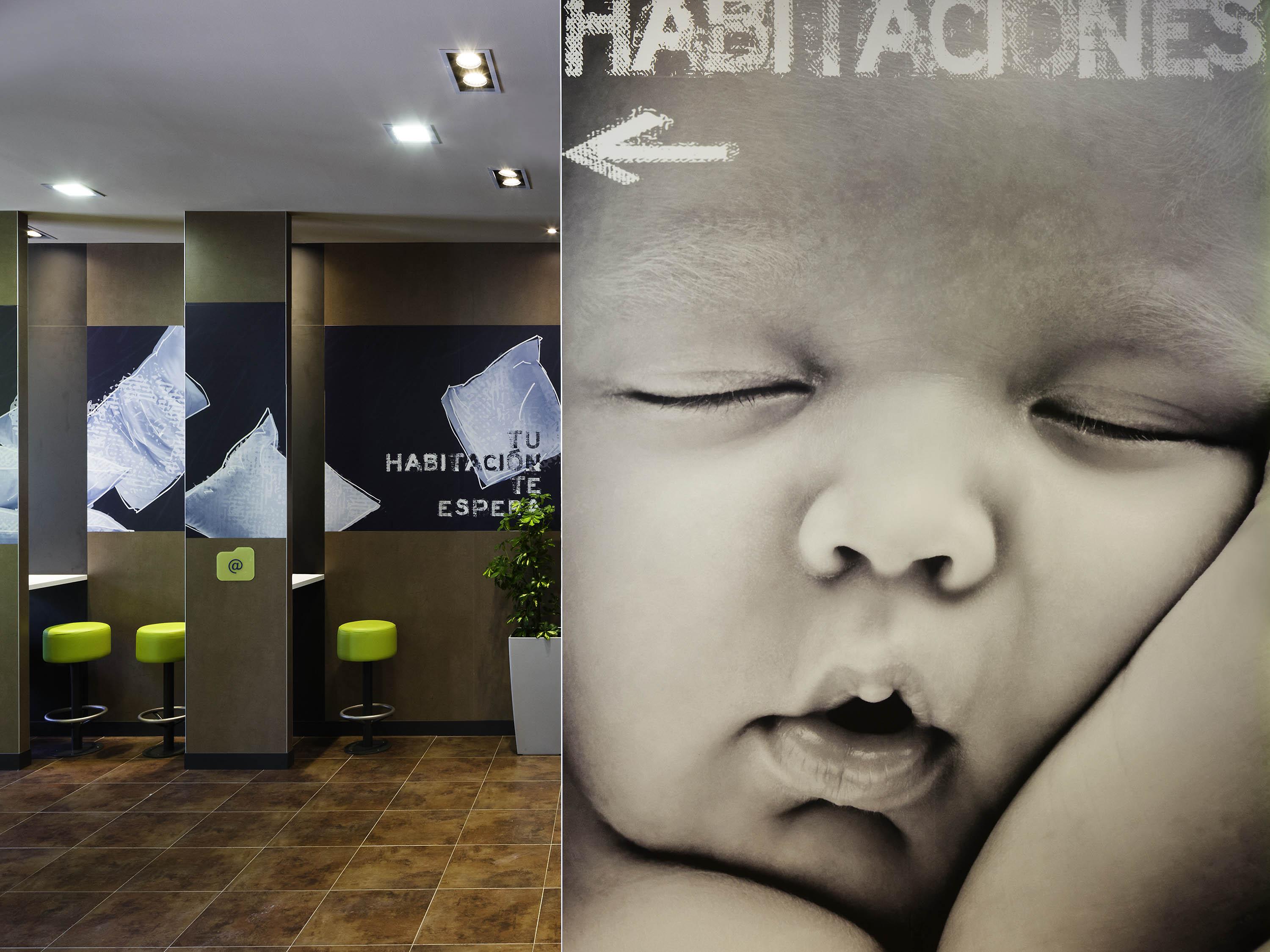 Ibis Budget Sevilla Aeropuerto Zewnętrze zdjęcie