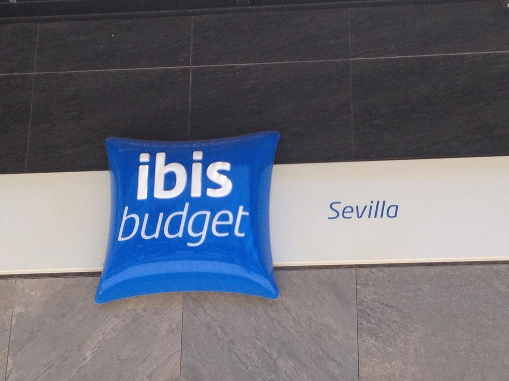 Ibis Budget Sevilla Aeropuerto Zewnętrze zdjęcie