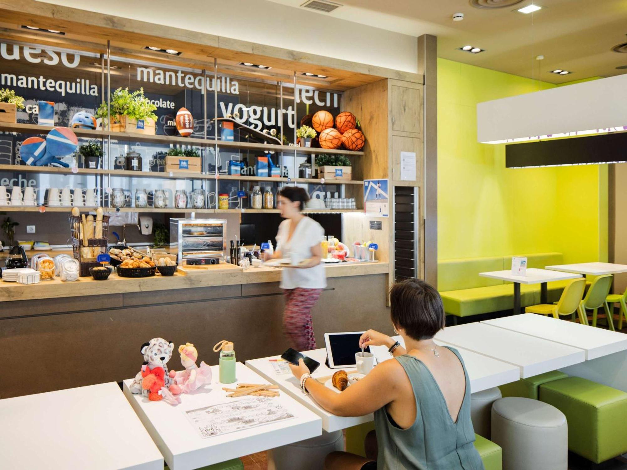 Ibis Budget Sevilla Aeropuerto Zewnętrze zdjęcie