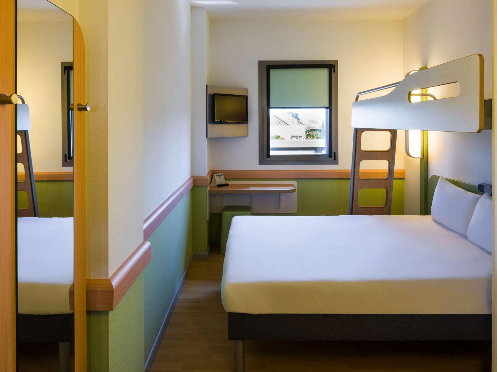 Ibis Budget Sevilla Aeropuerto Zewnętrze zdjęcie
