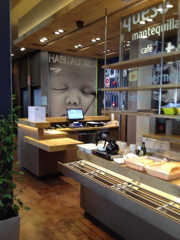Ibis Budget Sevilla Aeropuerto Zewnętrze zdjęcie