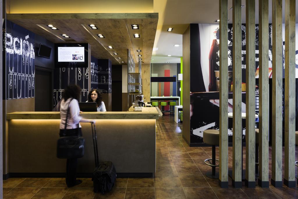 Ibis Budget Sevilla Aeropuerto Zewnętrze zdjęcie