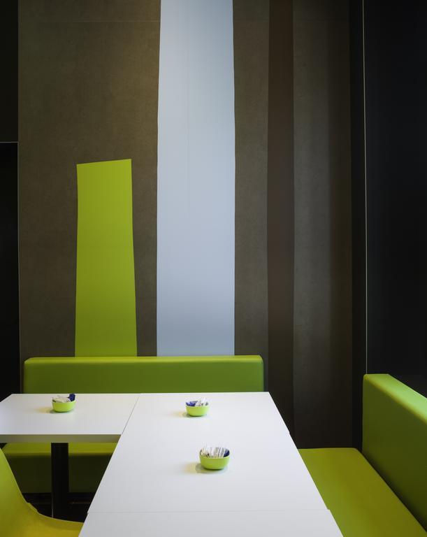 Ibis Budget Sevilla Aeropuerto Zewnętrze zdjęcie