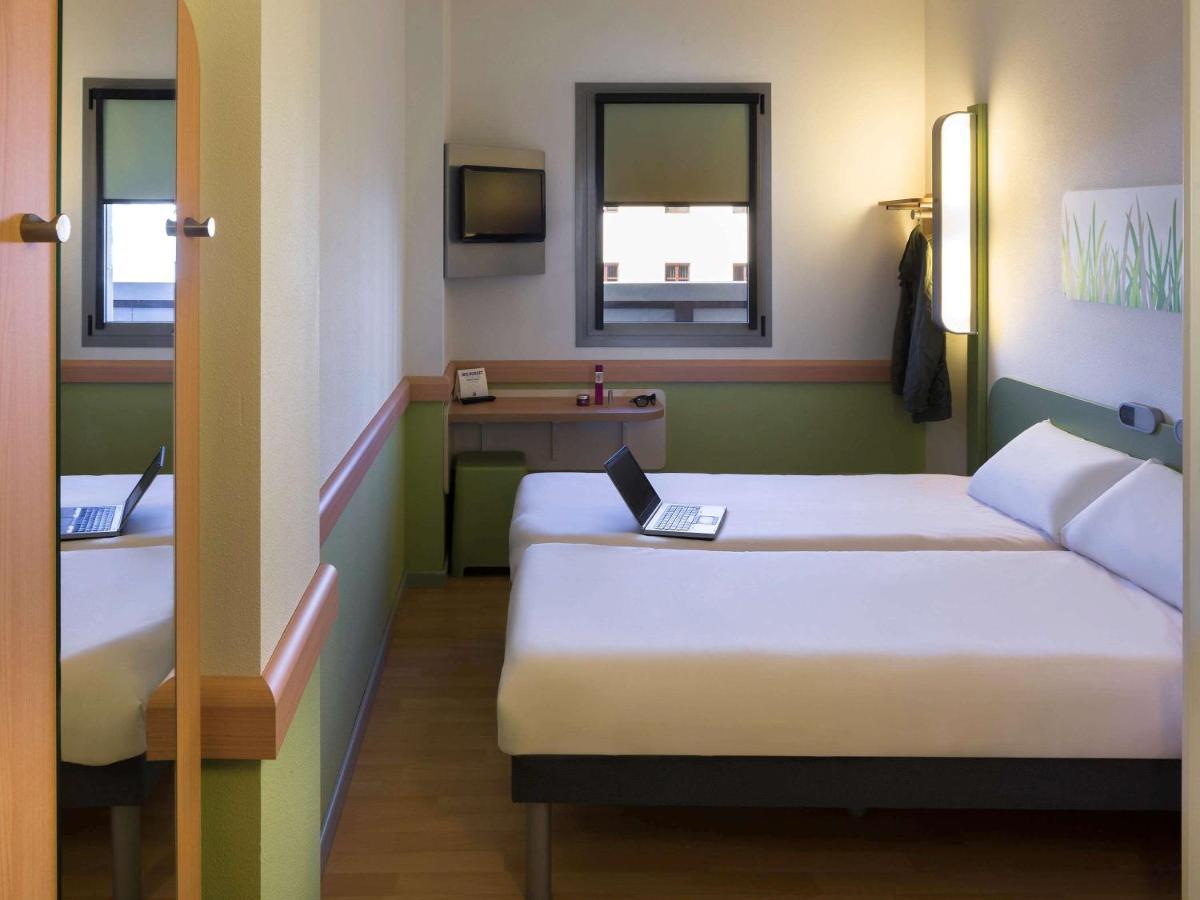 Ibis Budget Sevilla Aeropuerto Zewnętrze zdjęcie
